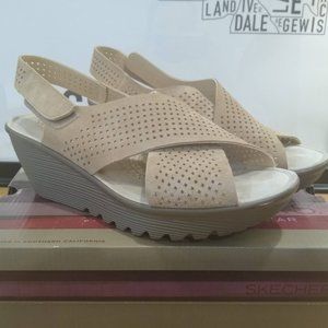 Women's Sketchers Dark Natural Suede Wedges SZ 9